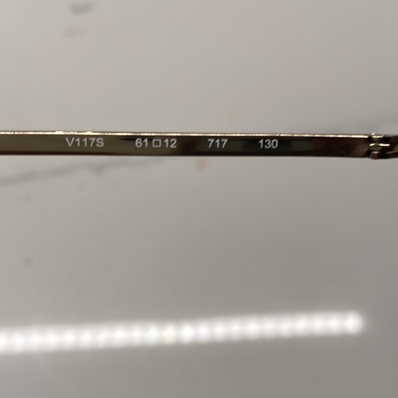 Authentic Valentino Sunglasses Aviators - Picture 3 of 4